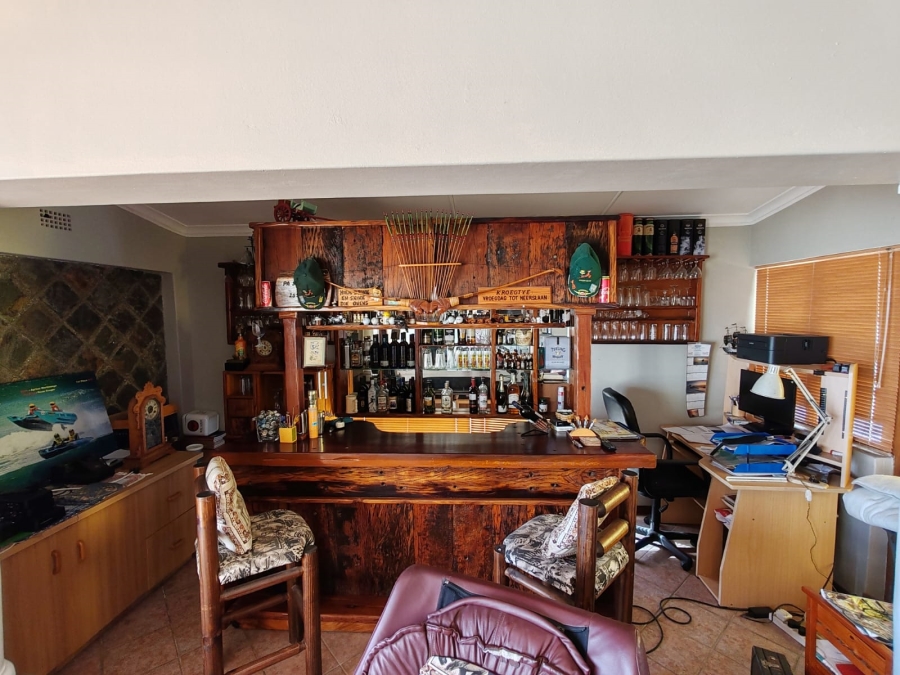 5 Bedroom Property for Sale in Perlemoenbaai Western Cape